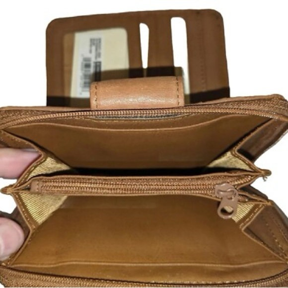 Rolfs Brown Wallet with Classic Design and High-Quality Finish - Picture 4 of 11